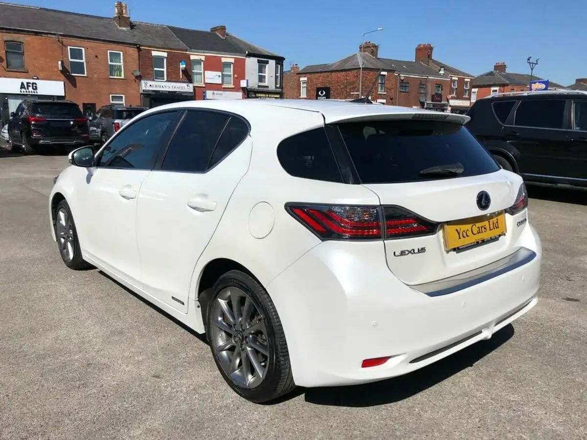 2014-lexus-ct-200h-18-advance-big-7
