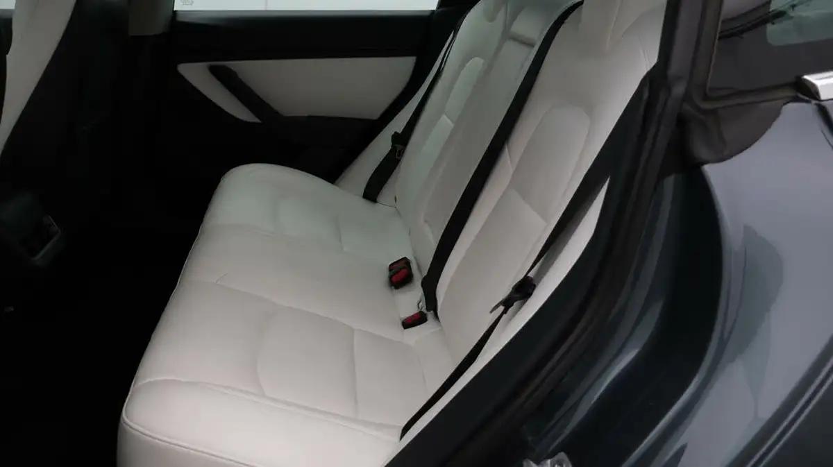2020-tesla-model-3-e-performance-big-16