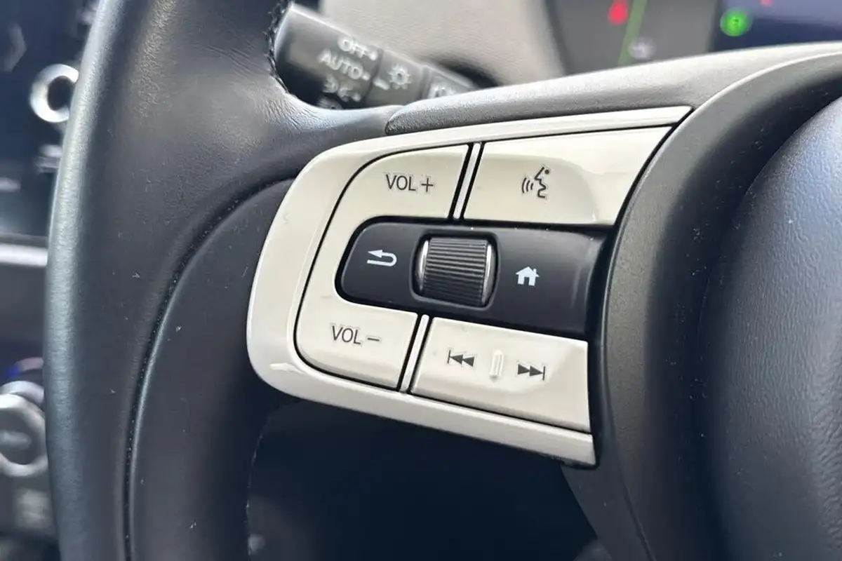2020-honda-jazz-15-i-mmd-crosstar-ex-big-25