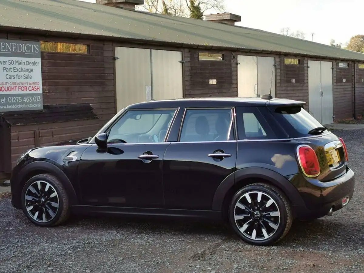 2021-mini-cooper-15-cooper-exclusive-series-ii-hatchback-5d-auto-big-23