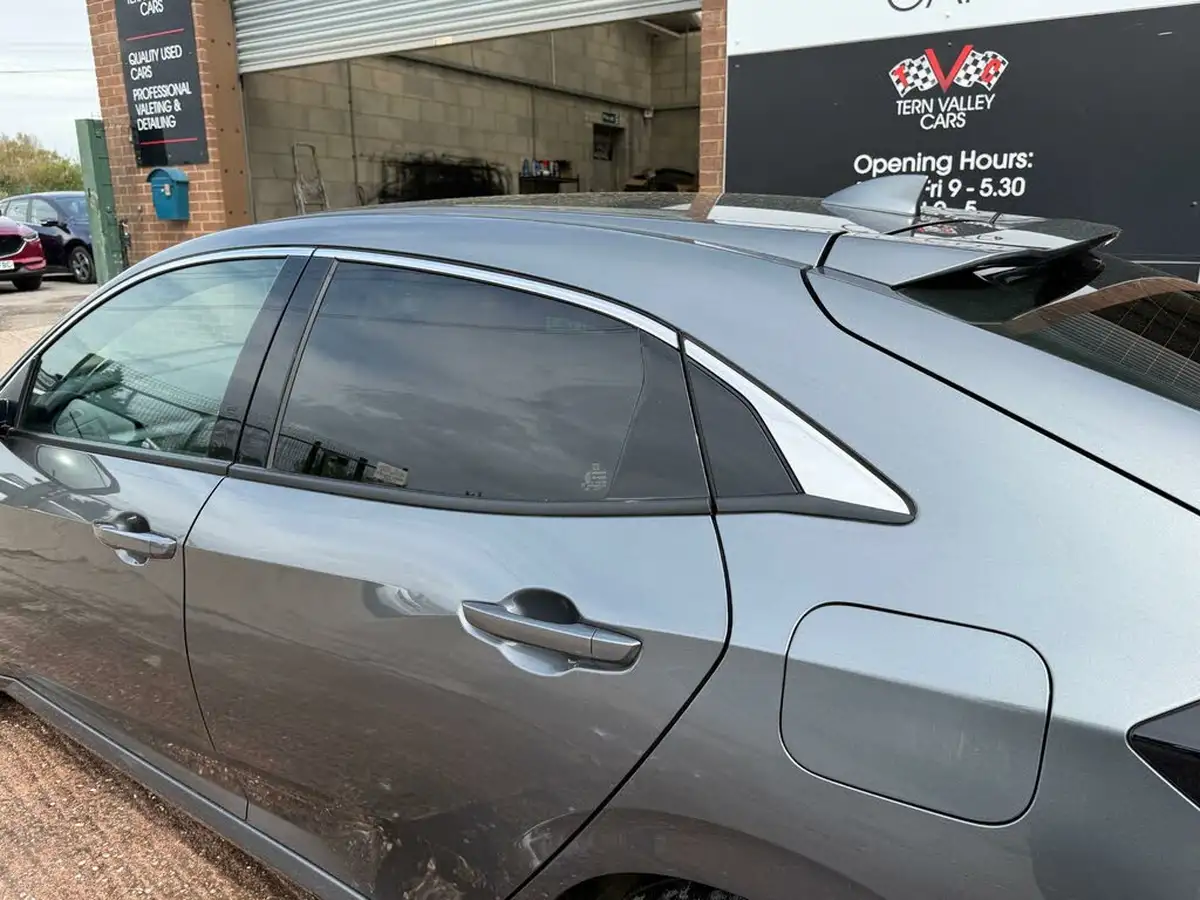 2018-honda-civic-10-vtec-turbo-se-126ps-hatchback-5d-big-61