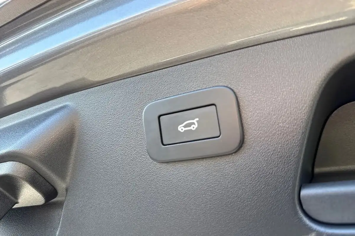 2024-jaguar-e-pace-20-d200-r-dynamic-se-black-big-48