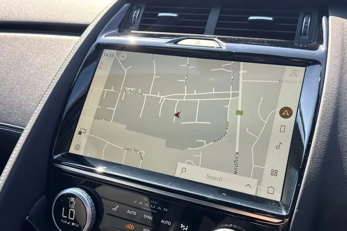 2024-jaguar-e-pace-20-d200-r-dynamic-se-black-big-24
