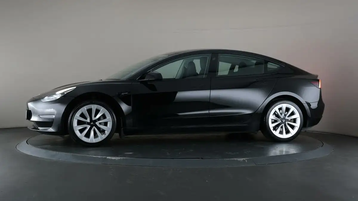 2021-tesla-model-3-e-long-range-4x4-big-32