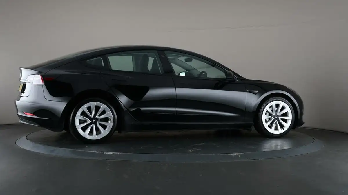 2021-tesla-model-3-e-long-range-4x4-big-56