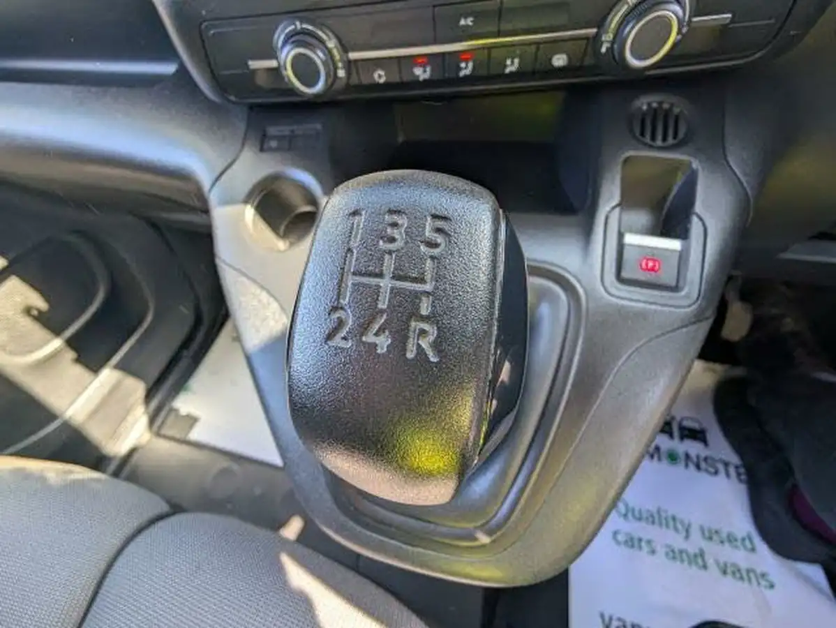 2021-peugeot-partner-15-bluehdi-1000-professional-100ps-eu6dt-panel-big-23