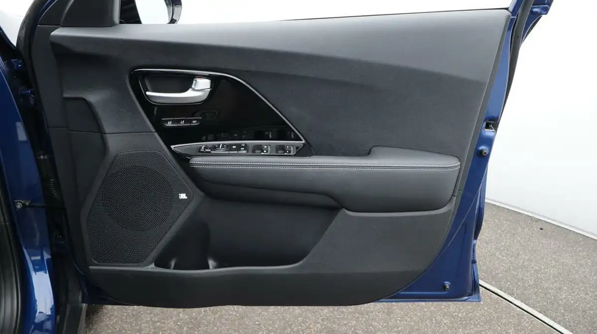 2021-kia-e-niro-ev-4-big-15