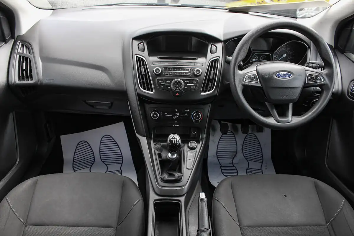 2016-ford-focus-15tdci-style-95ps-hatchback-big-20