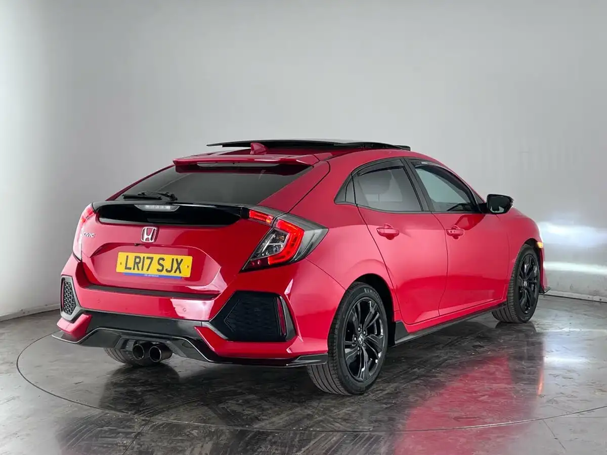 2017-honda-civic-15-vtec-turbo-sport-plus-cvt-big-3