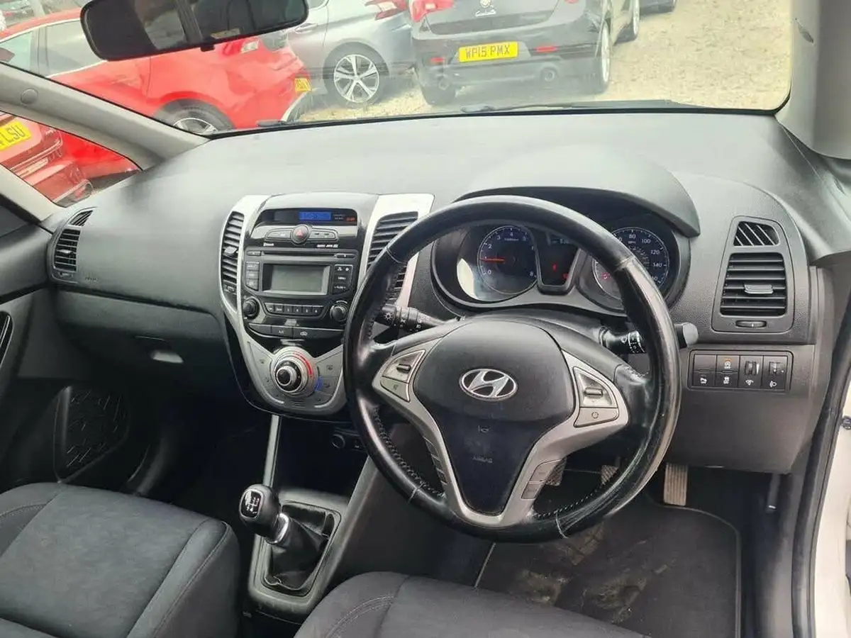 2016-hyundai-ix20-14-se-big-2