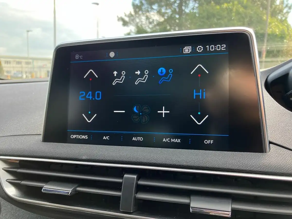 2019-peugeot-3008-suv-16-puretech-gt-line-180bhp-ss-eat8-big-11