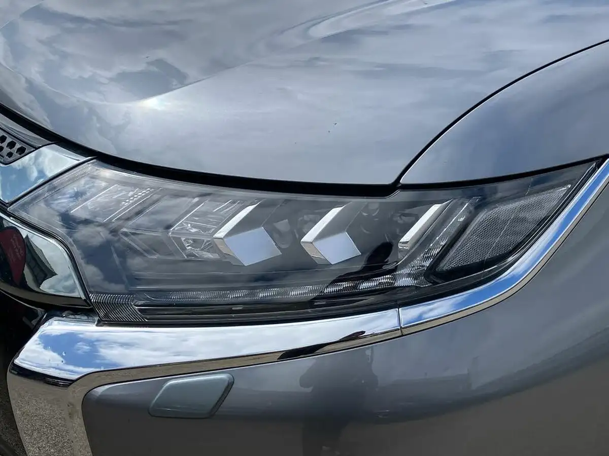 2020-mitsubishi-outlander-24-exceed-phev-big-12