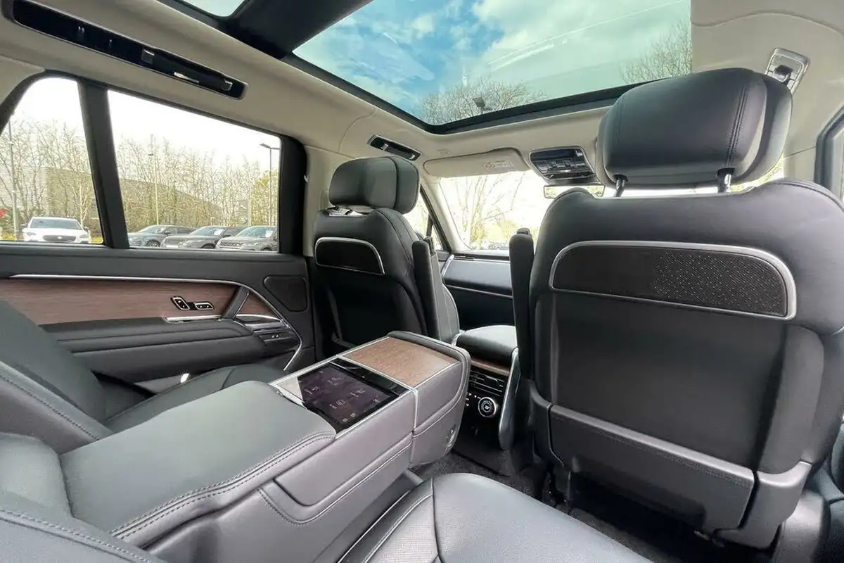 2024-land-rover-range-rover-30-d350-autobiography-big-47