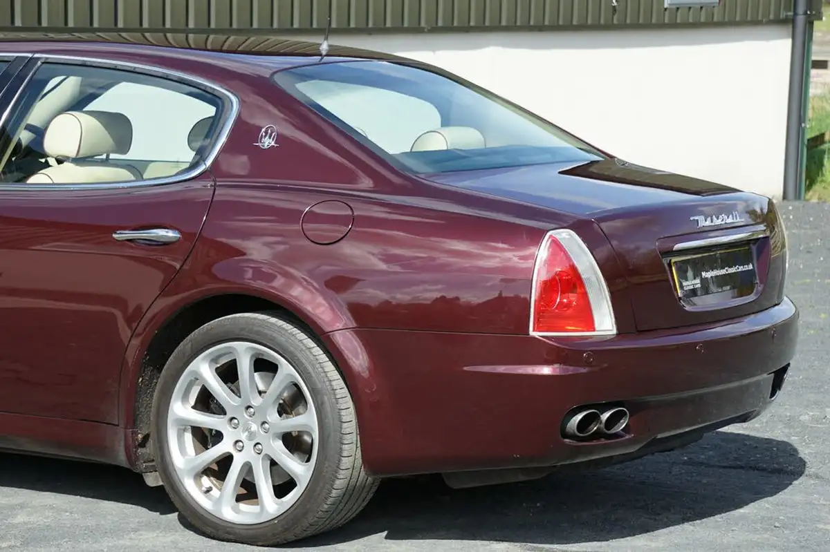 2007-maserati-quattroporte-42-auto-big-43