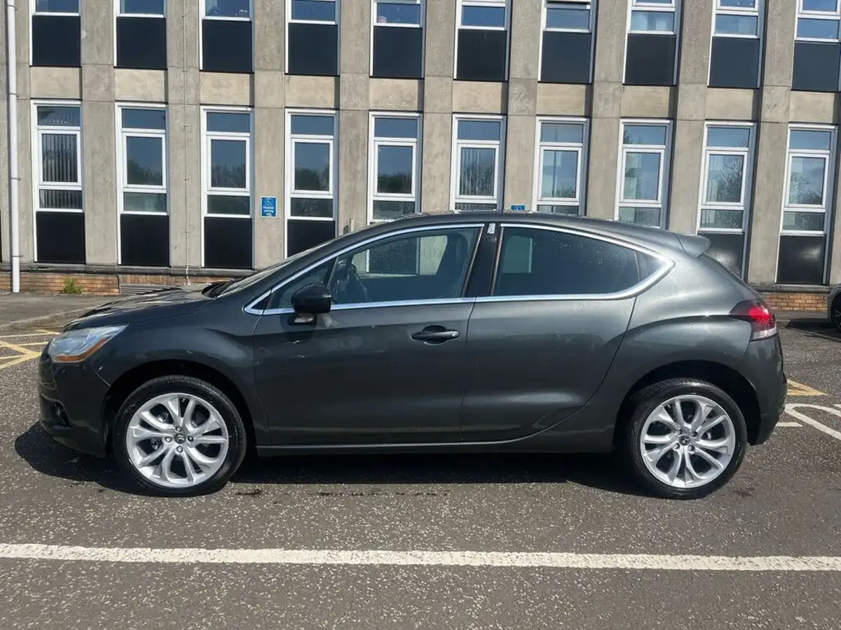 2012-citroen-ds4-16td-dstyle-16hdi-110ps-big-2