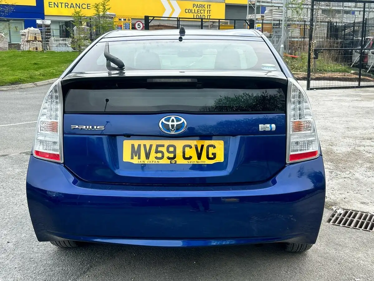 2009-toyota-prius-hybrid-big-10