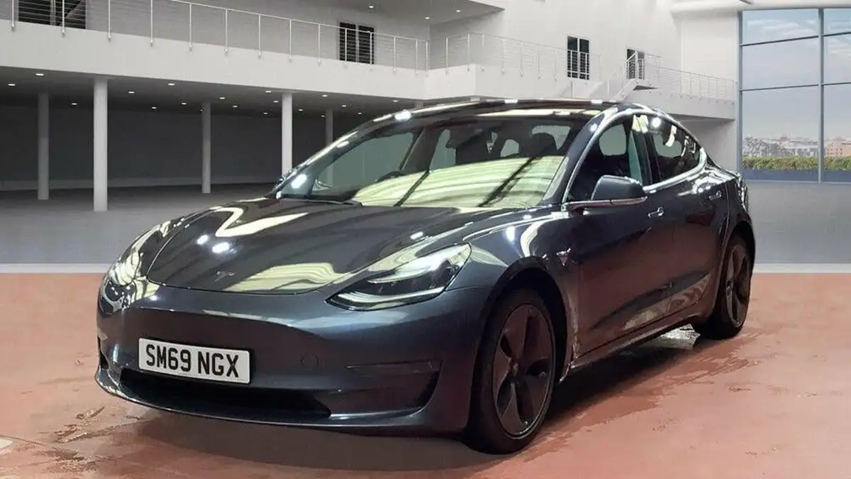 2020-tesla-model-3-e-long-range-big-5