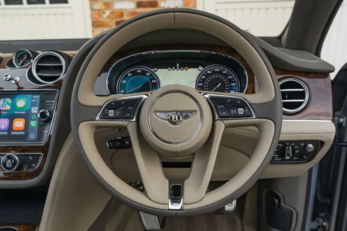 2019-bentley-bentayga-40-v8-big-51
