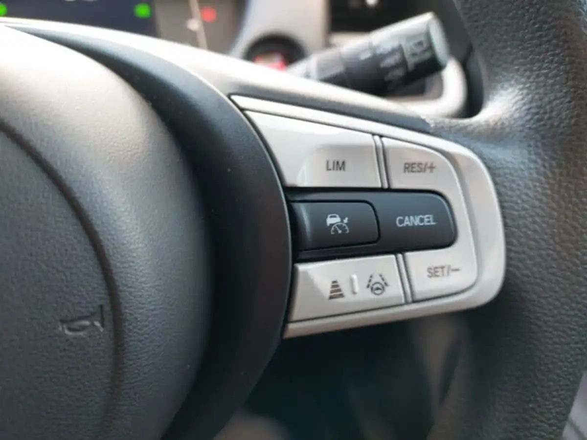 2022-honda-jazz-15-i-mmd-sr-109ps-big-14