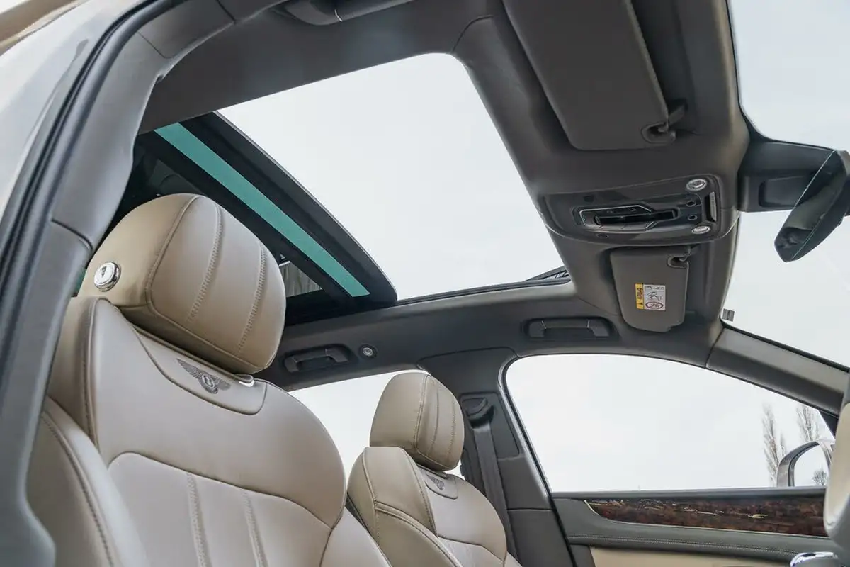 2019-bentley-bentayga-40-v8-big-3