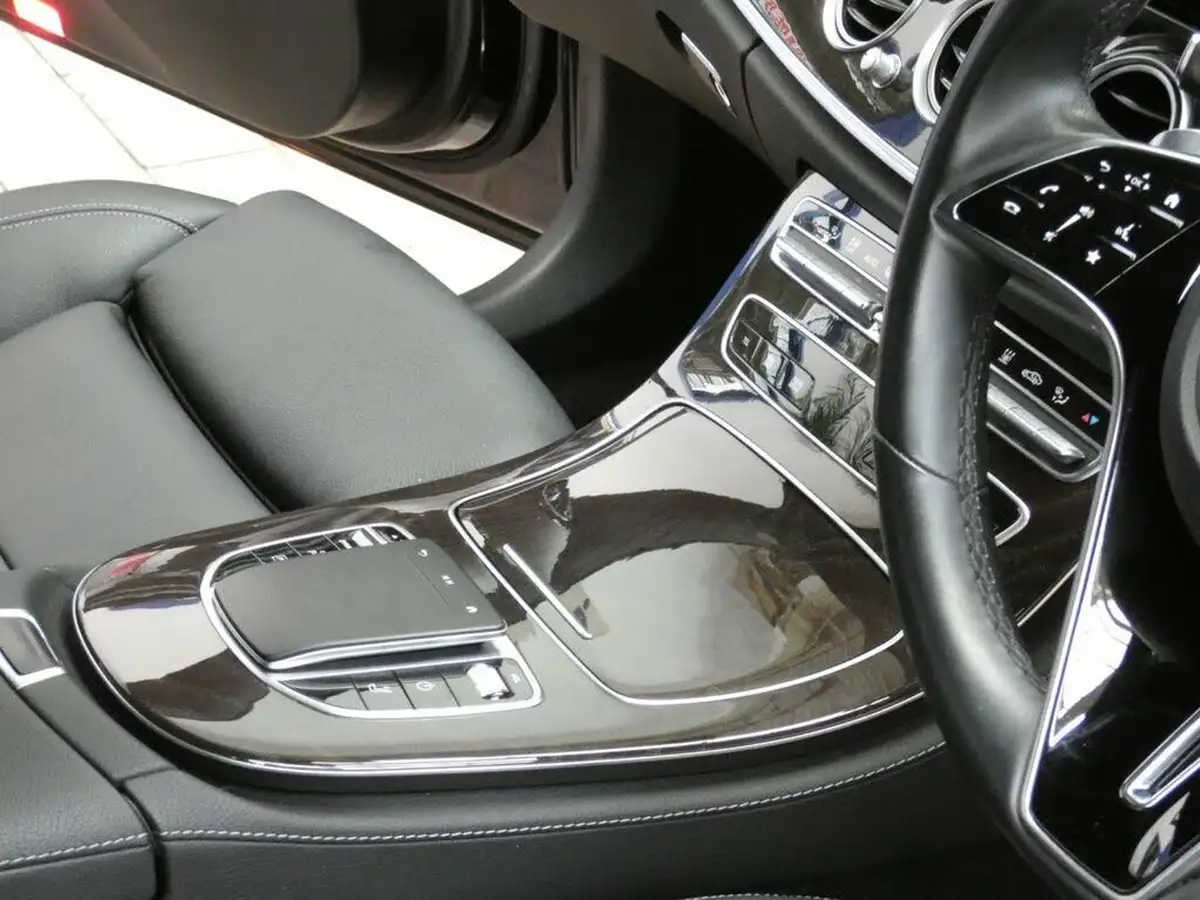 2021-mercedes-benz-e-class-big-47