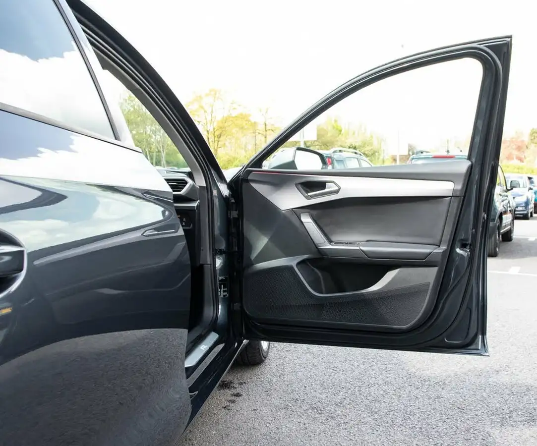 2020-seat-leon-15-etsi-fr-estate-big-13