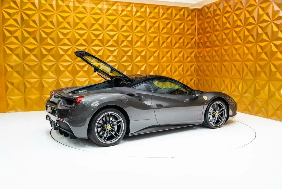 2017-ferrari-488-39-488-gtb-big-31
