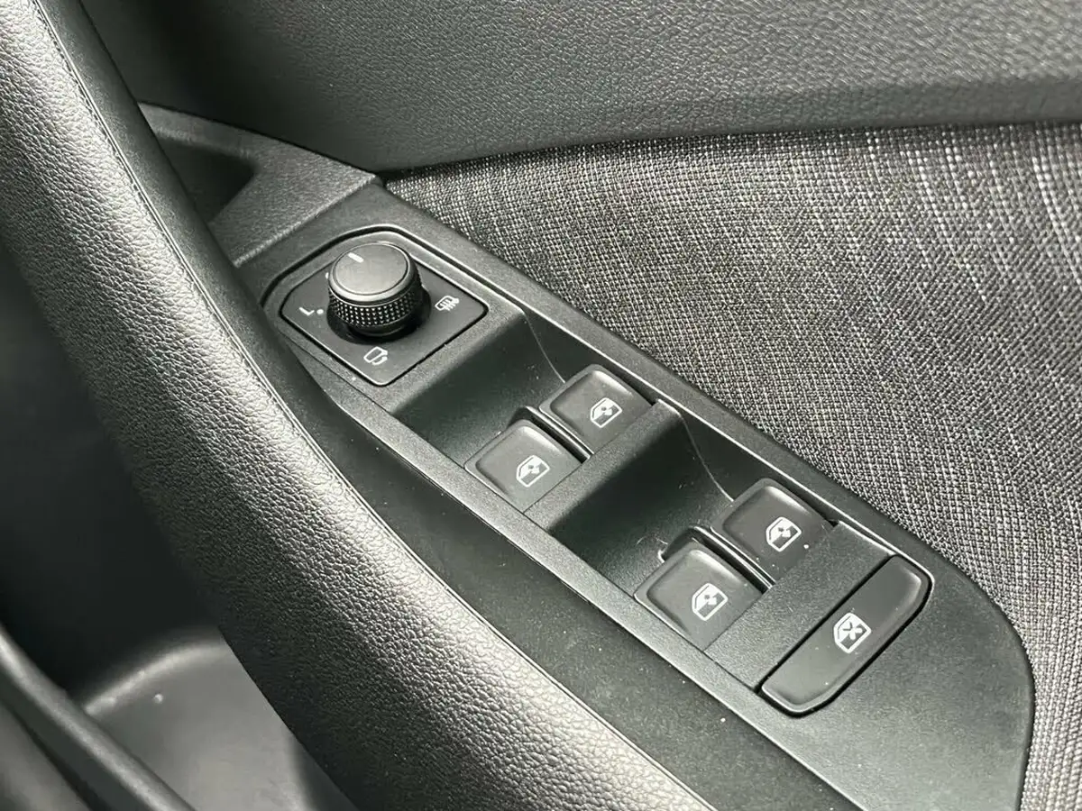 2021-skoda-kamiq-10-tsi-se-l-109ps-dsg-big-52