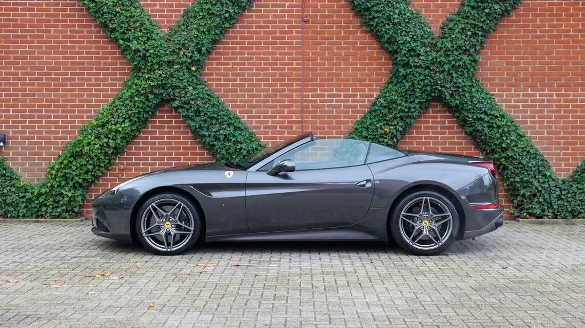 2017-ferrari-california-39-t-big-3