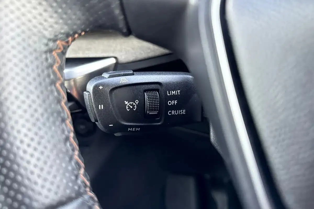 2021-peugeot-3008-suv-12-puretech-gt-big-43