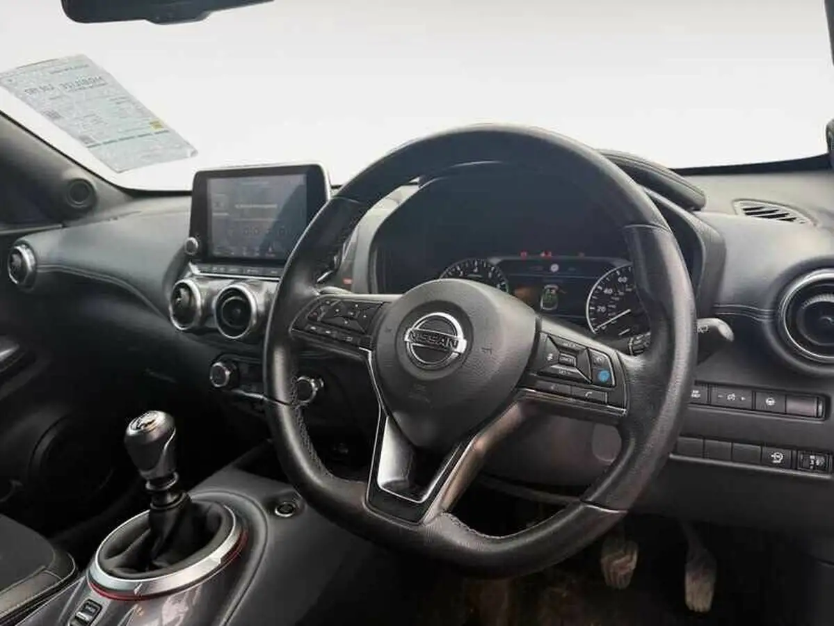 2022-nissan-juke-10-dig-t-tekna-big-2