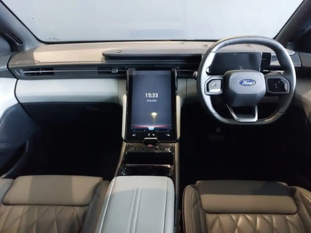 2024-ford-explorer-e-premium-286ps-77kwh-big-2