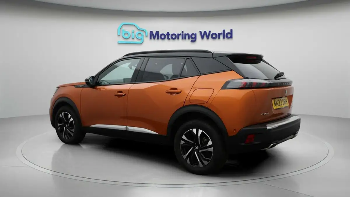 2022-peugeot-2008-suv-12-puretech-gt-big-5