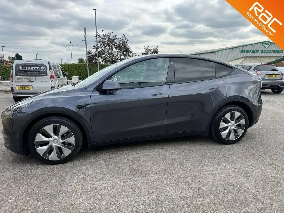 2022-tesla-model-y-e-long-range-big-3