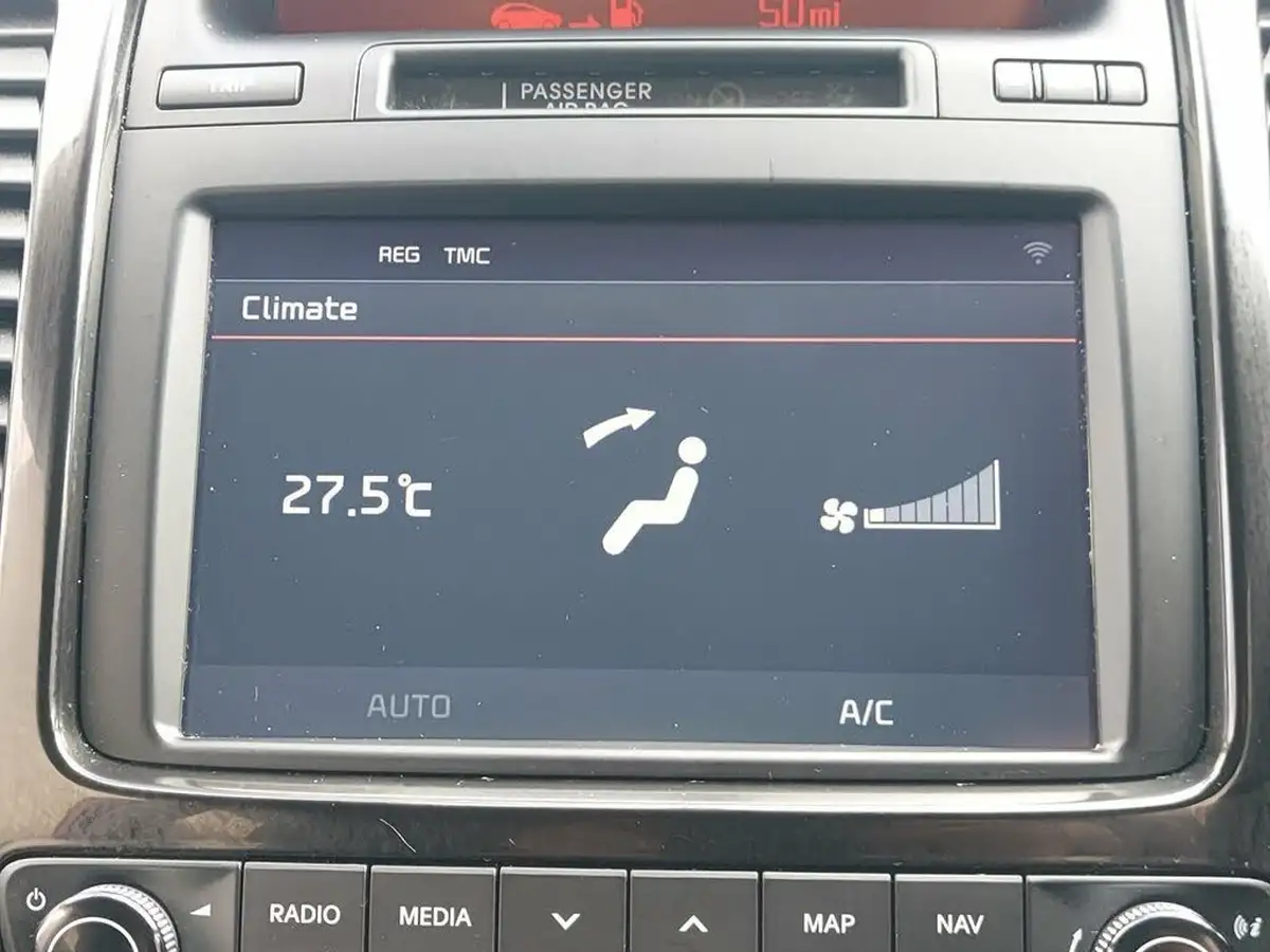 2016-kia-venga-16crdi-3-big-35