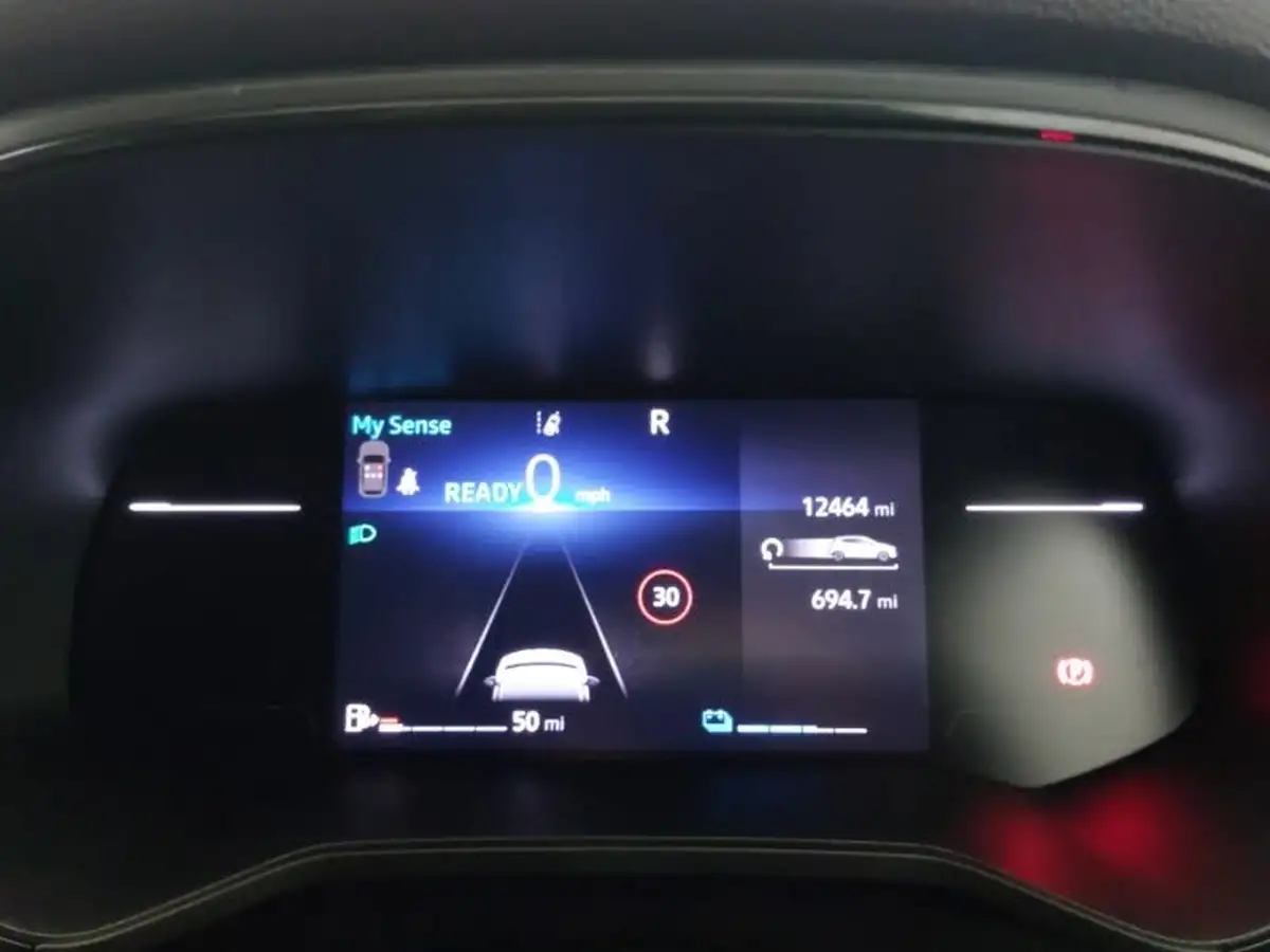 2024-renault-clio-16-techno-big-9