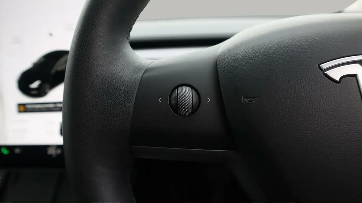2021-tesla-model-3-e-long-range-awd-big-22
