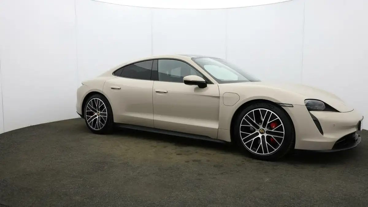 2021-porsche-taycan-e-4s-571ps-performance-battery-plus-big-45