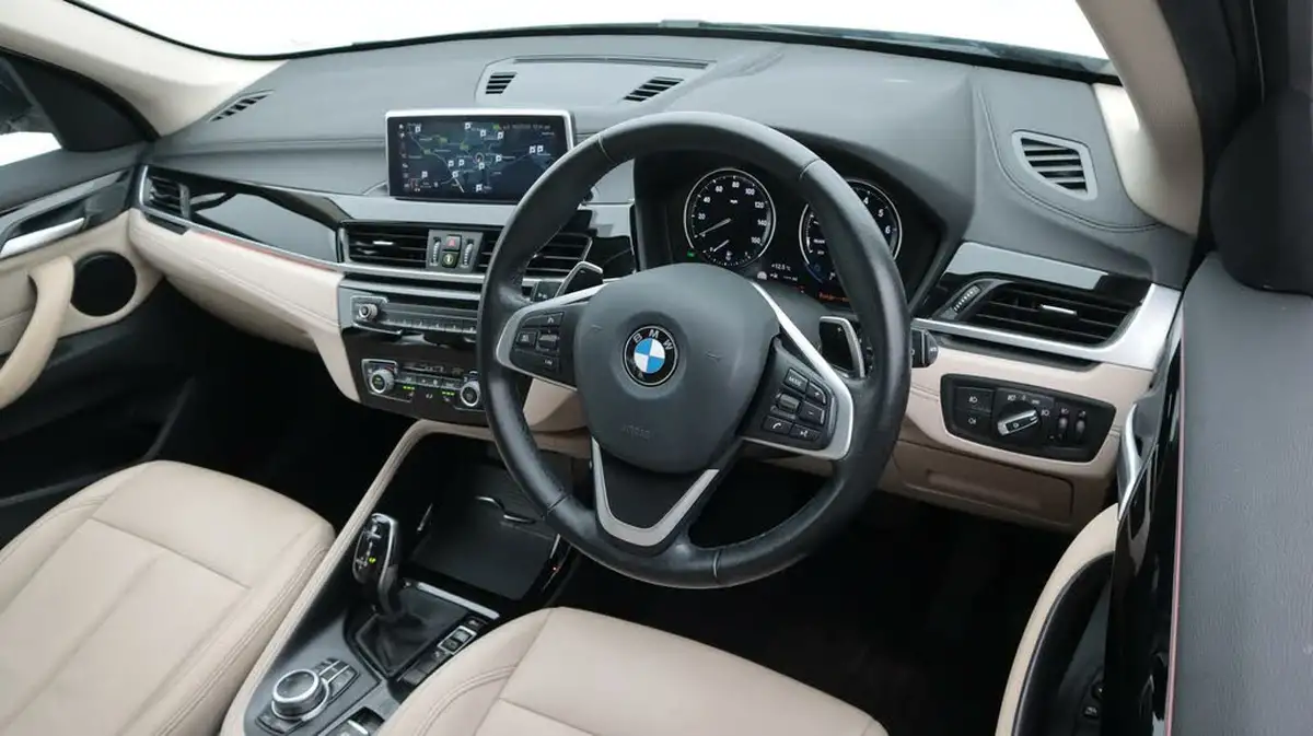 2021-bmw-x1-20-sdrive20i-xline-big-9