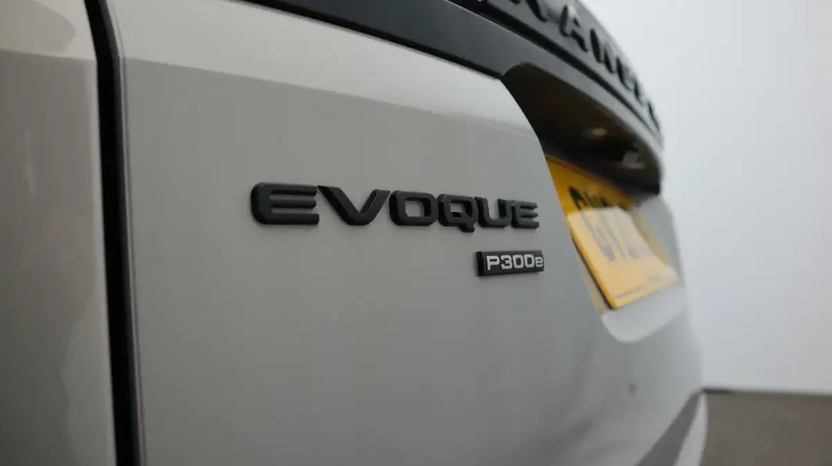 2021-land-rover-range-rover-evoque-15-p300e-r-dynamic-se-big-22