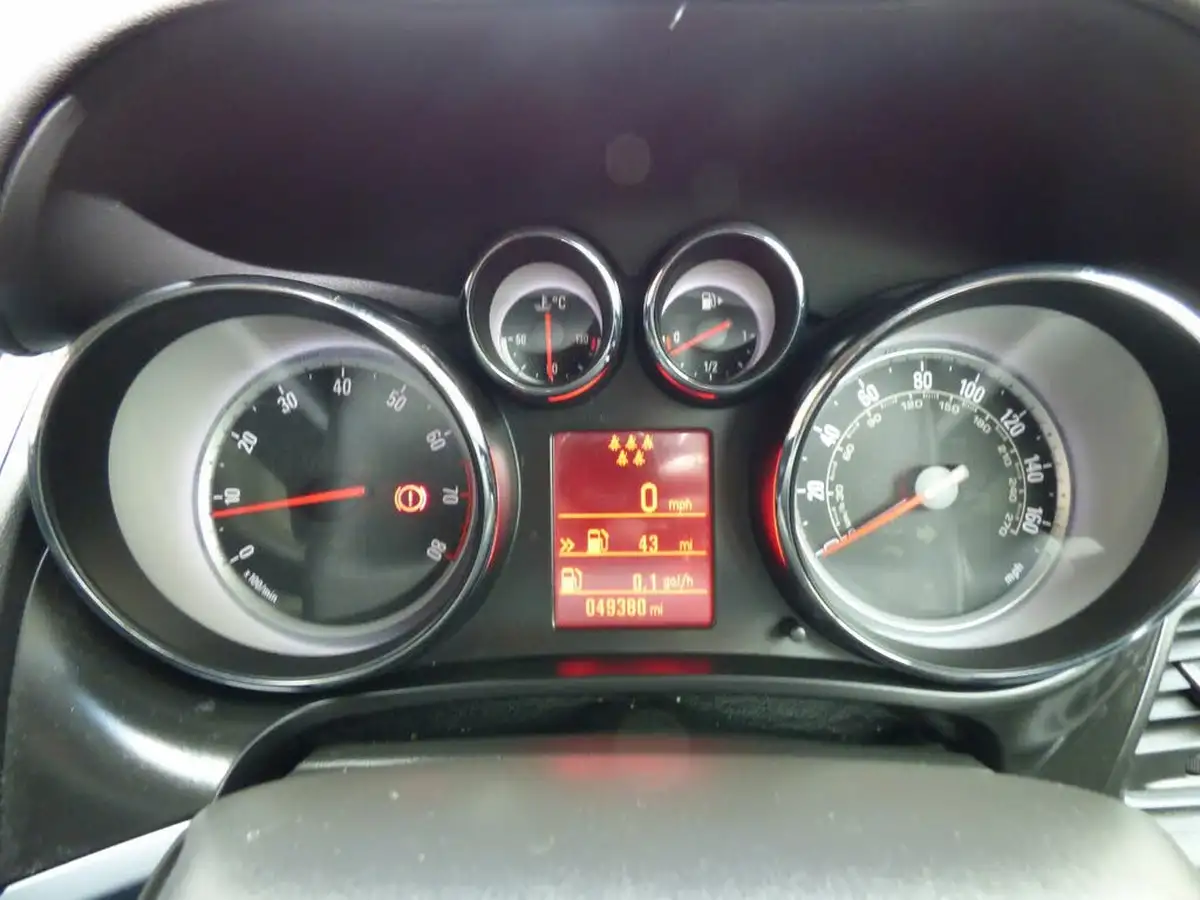 2015-vauxhall-zafira-tourer-14i-16v-turbo-exclusiv-big-26