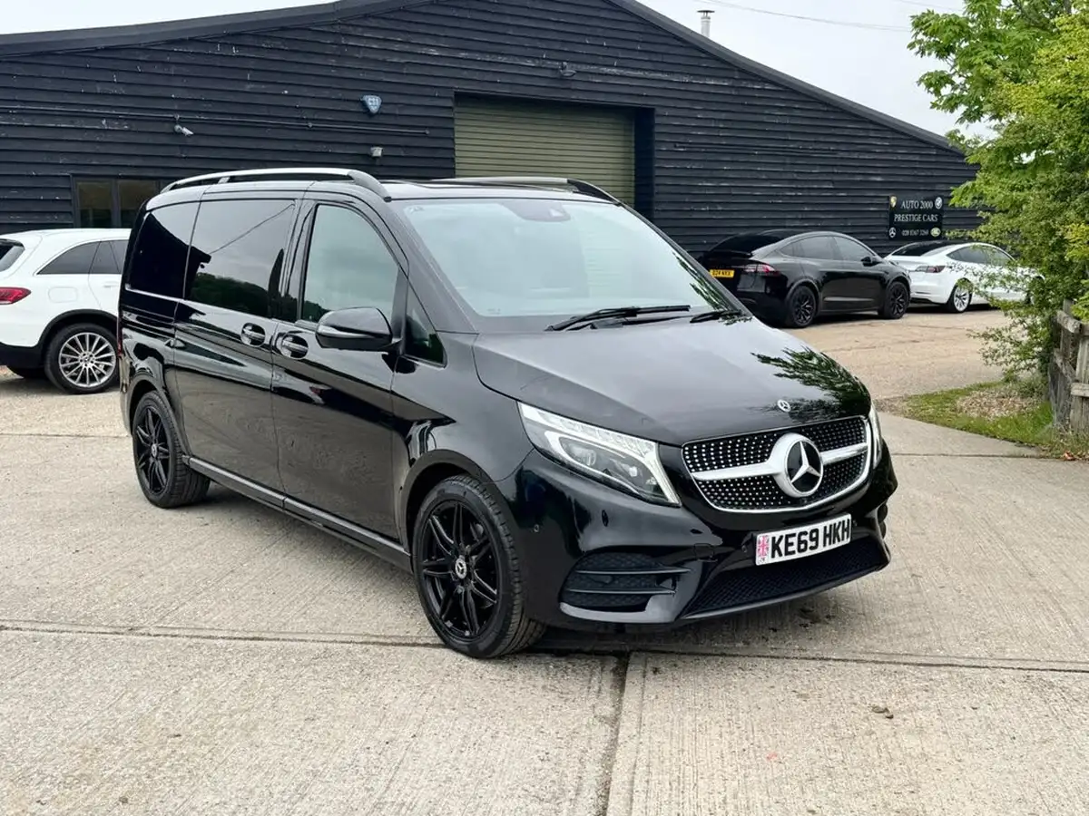 2020-mercedes-benz-v-class-20d-v300d-amg-line-big-22