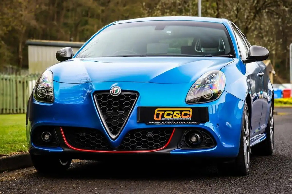 2018-alfa-romeo-giulietta-17-veloce-big-8