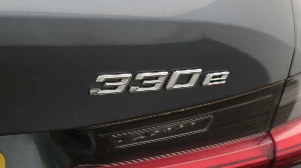 2020-bmw-3-series-20-330e-m-sport-tech-pack-saloon-4d-big-22