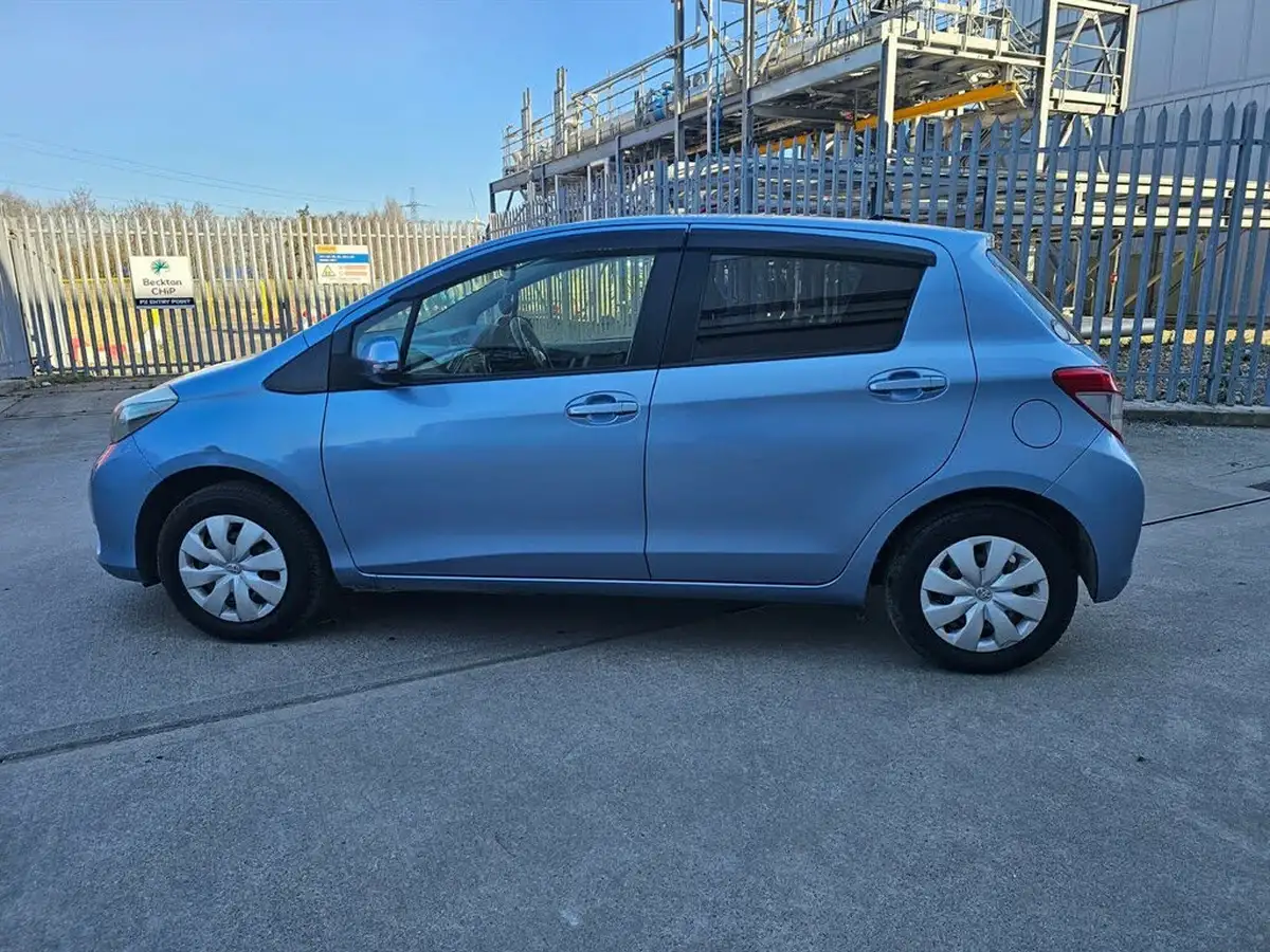 2013-toyota-yaris-big-6