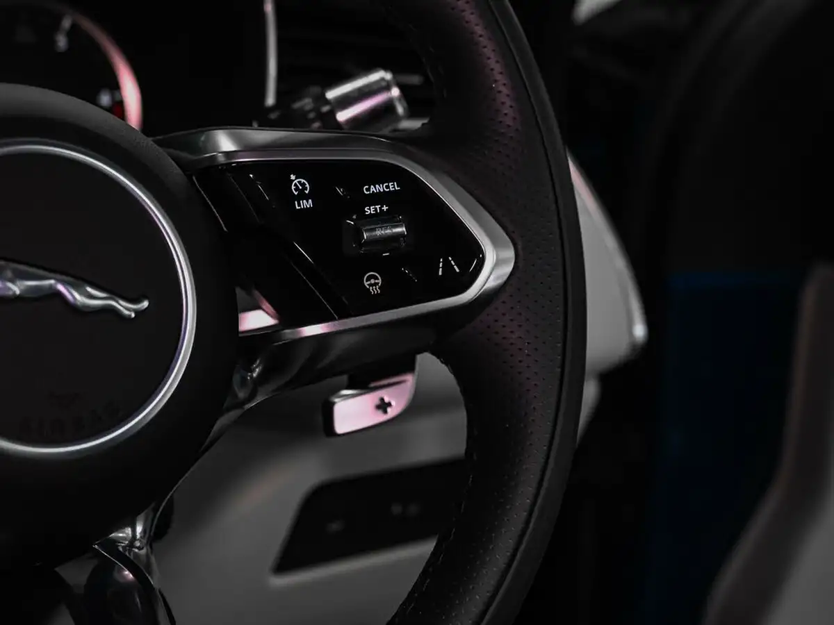 2022-jaguar-f-pace-20-d200-r-dynamic-s-big-7