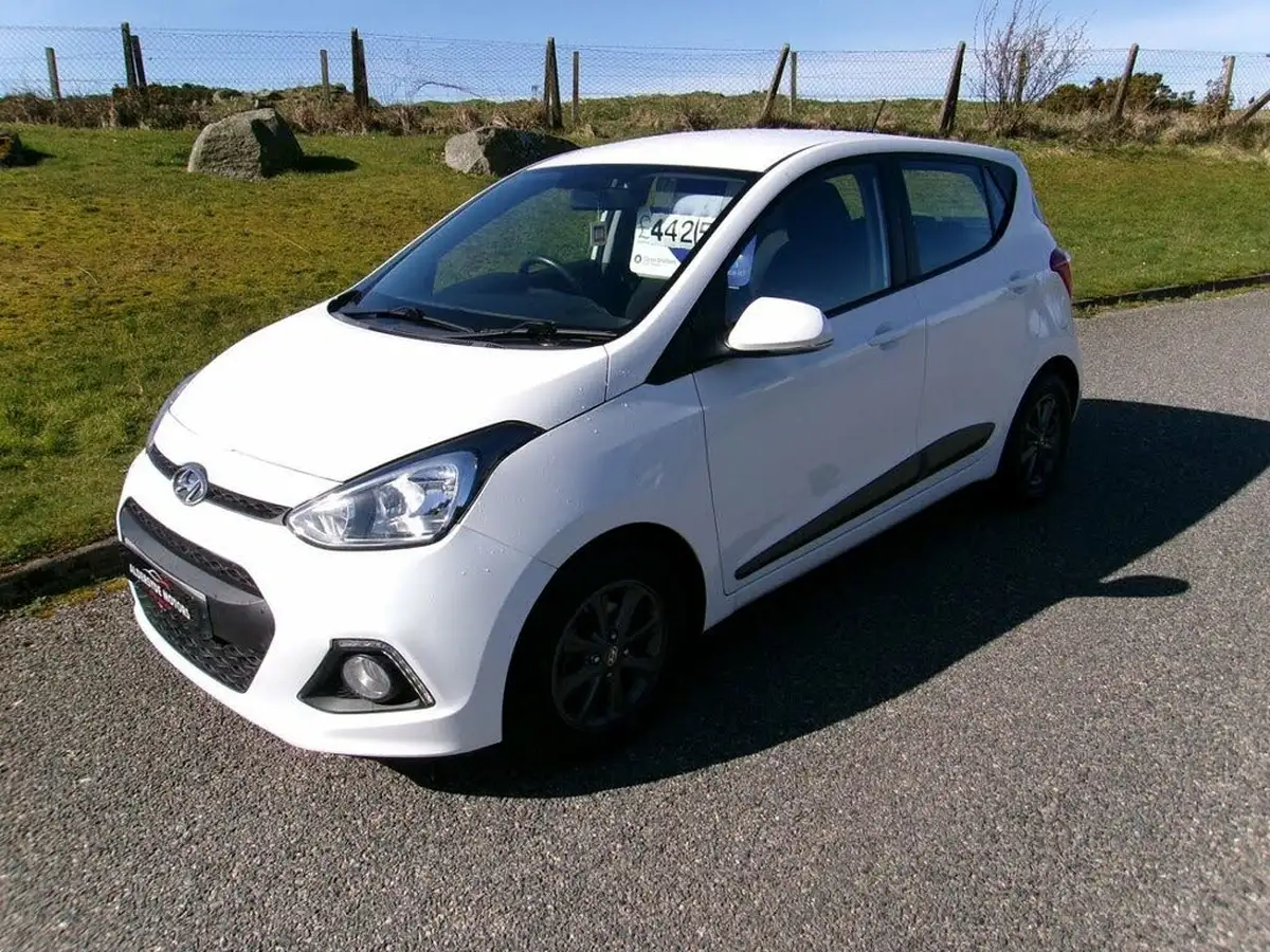 2016-hyundai-i10-12-premium-big-1
