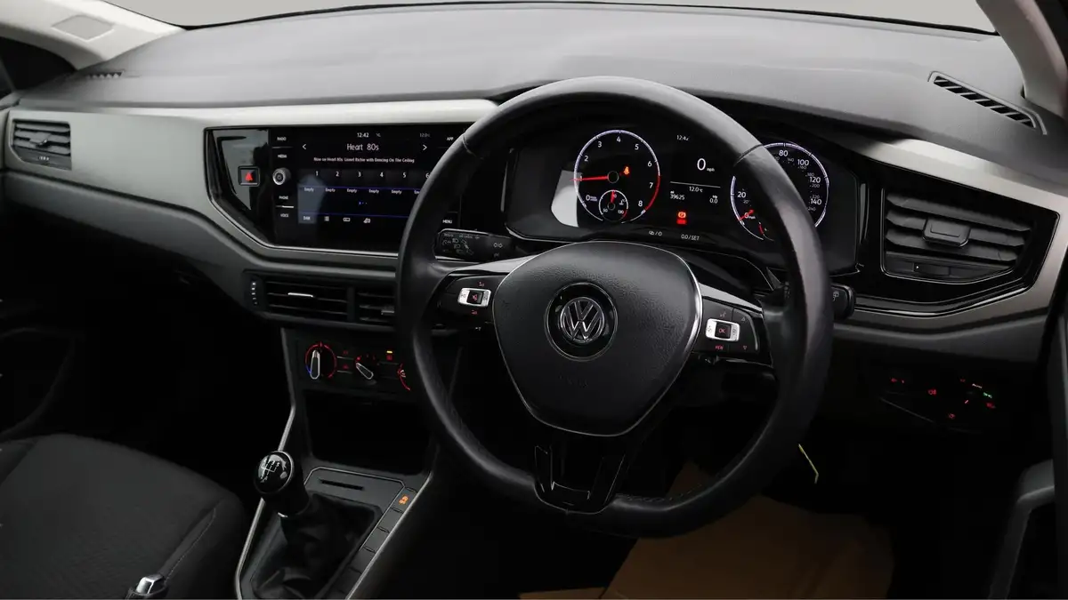 2019-volkswagen-polo-10-tsi-se-ss-big-8