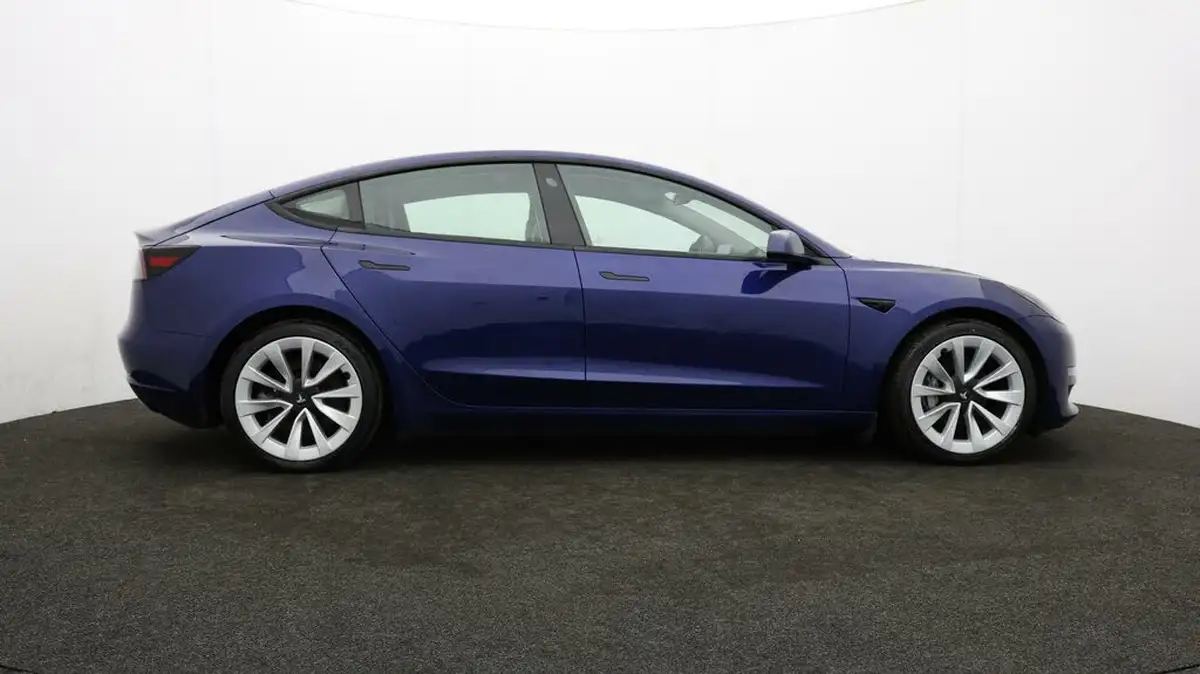 2021-tesla-model-3-e-long-range-4x4-big-32
