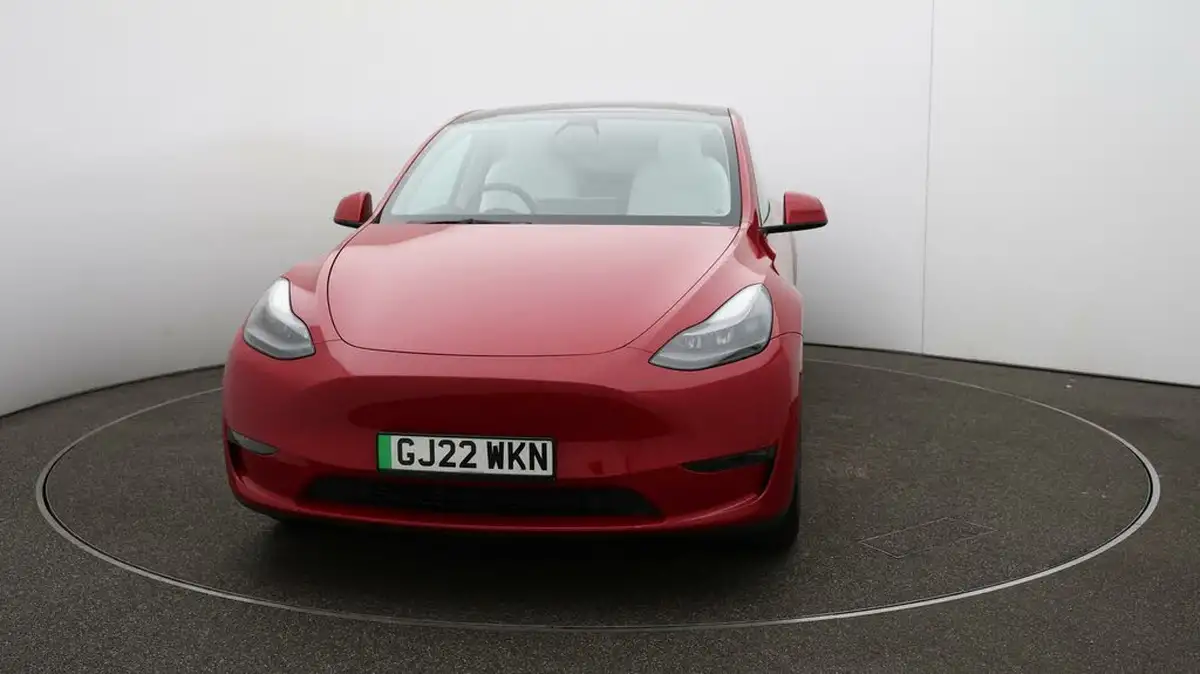 2022-tesla-model-y-e-long-range-big-30